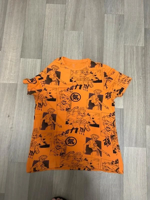 T-shirt s